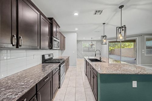 1041 W Glen Canyon Dr, San Tan Valley, AZ, 85140-4807 | Card Image