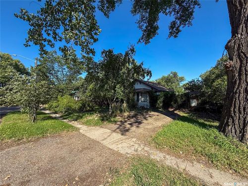 137 Fir Ave N, Eastend, SK, S0N0T0 | Card Image