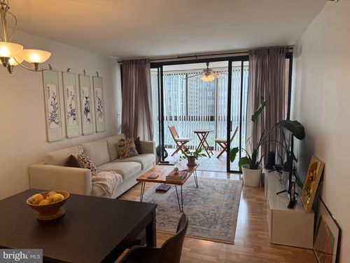 712-1001 N Randolph St, ARLINGTON, VA, 22201-5607 | Card Image