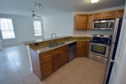 apt-208-2000 Erving Cir, OCOEE, FL, 34761-6832 | Card Image