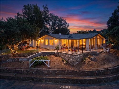 17535 Bear Valley Ln, Escondido, CA, 92027-6015 | Card Image