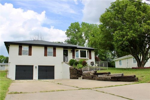 6314 Ne Pleasant Valley Rd, Kansas City, MO, 64119-1489 | Card Image