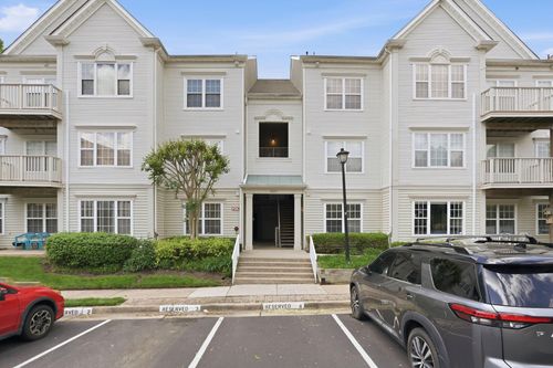 302-4359 Wilson Valley Dr, FAIRFAX, VA, 22033-4385 | Card Image