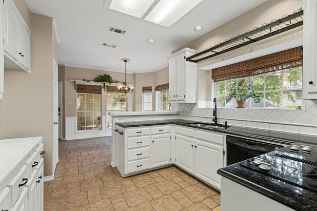 3826 Shady Meadow Dr, House other with 5 bedrooms, 4 bathrooms and null parking in Grapevine TX | Image 15