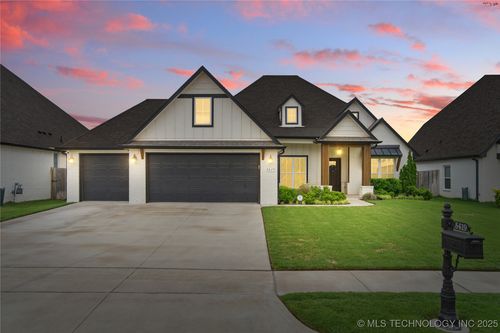 5419 122nd St, Bixby, OK, 74008-2752 | Card Image