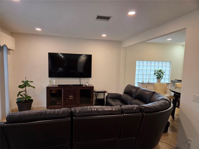 383 Berenger Walk, House other with 5 bedrooms, 3 bathrooms and null parking in Royal Palm Beach FL | Image 13