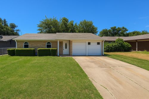 4516 Parkwood Dr, Forest Hill, TX, 76140-1411 | Card Image