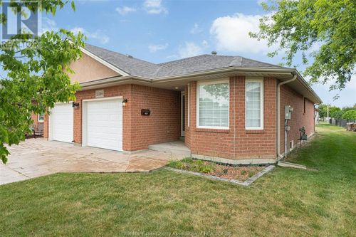 11146 Firgrove Dr, Windsor, ON, N8P1M4 | Card Image