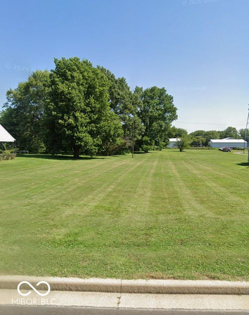 326 W Main St, Jamestown, IN, 46147-9555 | Card Image