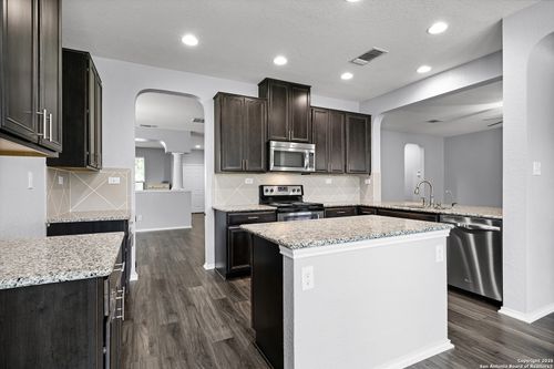 308 Landmark Way, Cibolo, TX, 78108-4405 | Card Image