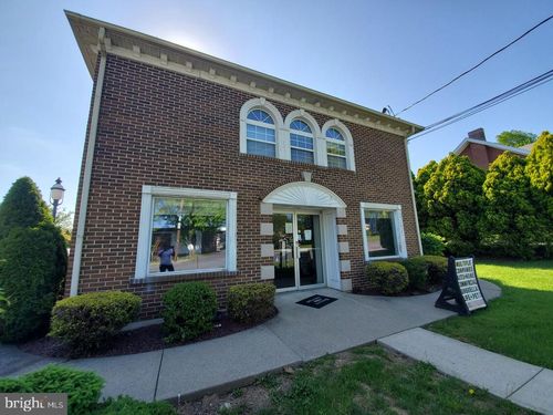484 Stones Crossing Rd, Easton, PA, 18045-3753 | Card Image
