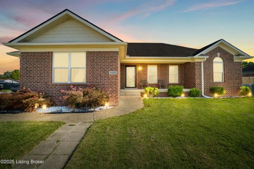 9901 Valley Farms Blvd, Louisville, KY, 40272-3269 | Card Image