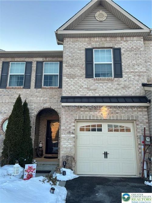 1516 Tarpan Ln, Allentown, PA, 18104-8807 | Card Image