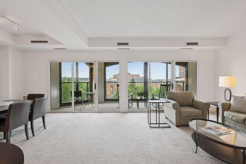 apt-403-1201 Yale Pl, Minneapolis, MN, 55403-1956 | Card Image