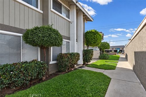 413 E Park Ave, Santa Maria, CA, 93454-6262 | Card Image