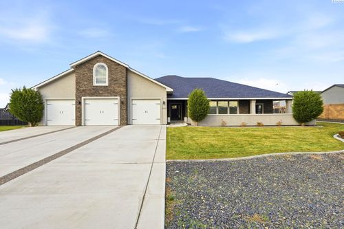 6401 Eagle Crest Dr, Pasco, WA, 99301-8544 | Card Image