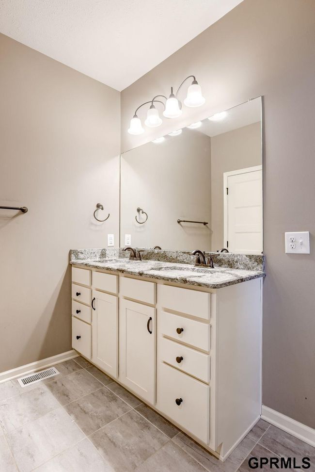 7810 S 184 Th Ave, House other with 4 bedrooms, 3 bathrooms and 3 parking in Omaha NE | Image 24