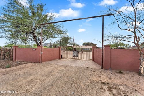 37044 N 7th Ave, Phoenix, AZ, 85086-7216 | Card Image