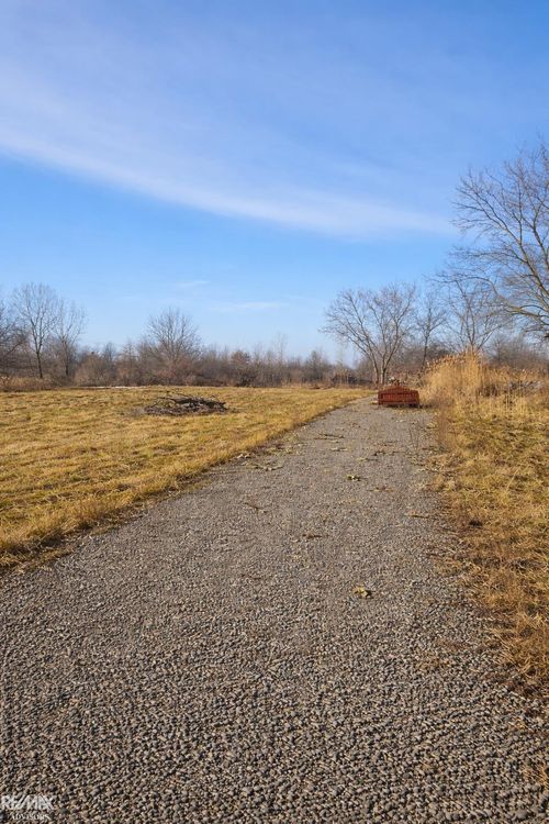 5082 Palms Rd, Casco, MI, 48064-3902 | Card Image