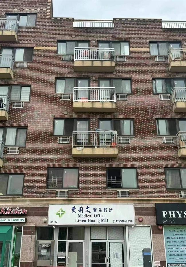 2A - 84-09 Queens Blvd, Condo with 2 bedrooms, 2 bathrooms and null parking in Elmhurst NY | Image 4