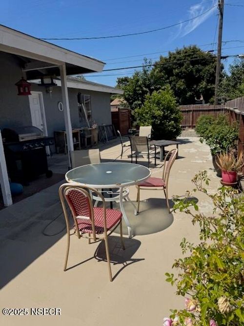 605 N 7th St, Lompoc, CA, 93436-4825 | Card Image