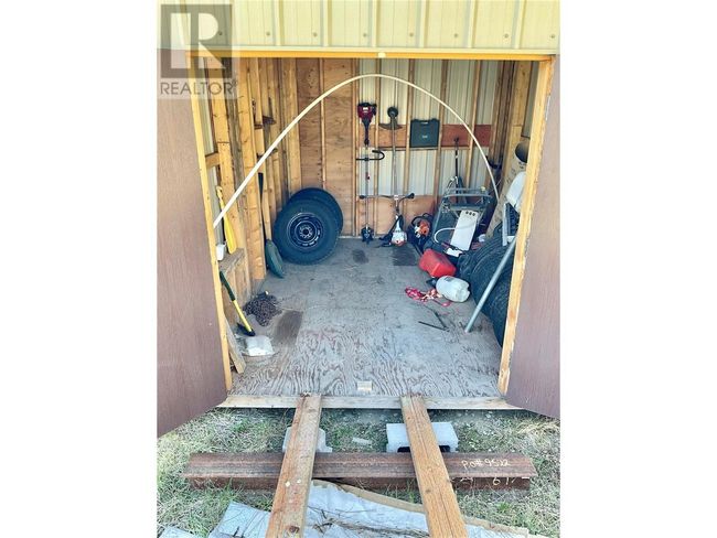 1715 Highway 33, House other with 3 bedrooms, 3 bathrooms and 1 parking in Rock Creek BC | Image 14