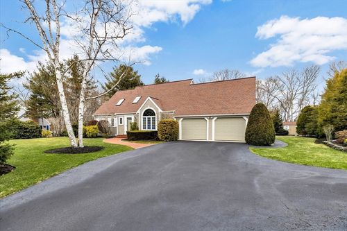 697 Mistic Dr, Marstons Mills, MA, 02648-1403 | Card Image
