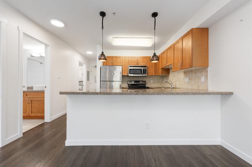 303-2373 Atkins Ave, Port Coquitlam, BC, V3C1Y7 | Card Image