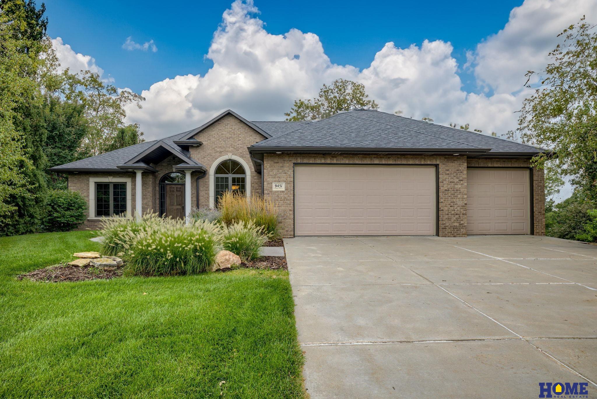 Hollow Tree Ct, Lincoln, NE 68512