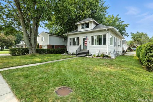 2037 Saint Clair River Dr, Algonac, MI, 48001-1134 | Card Image
