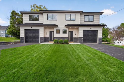 5 Blanchard St, Middletown, NY, 10940-3001 | Card Image