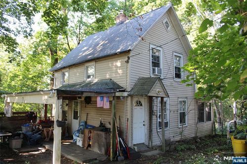 668 River Rd, New Milford, NJ, 07646-2925 | Card Image