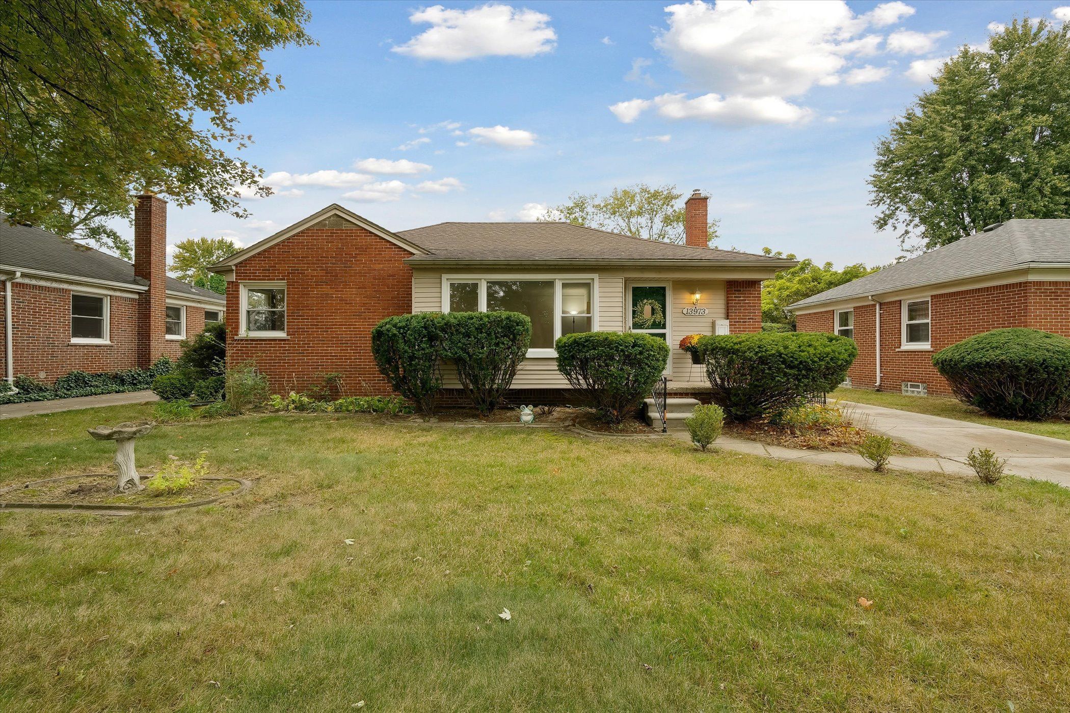 Sarasota , Redford, MI 48239