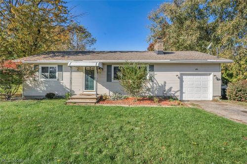 716 Howell St, Sheffield Lake, OH, 44054-1031 | Card Image