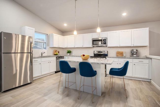 Virtually staged- kitchen | Image 18