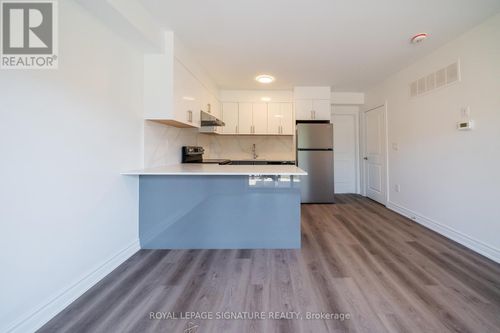 1-2052 Pharmacy Avenue, Toronto (L'Amoreaux), ON, M1T1H8 | Card Image