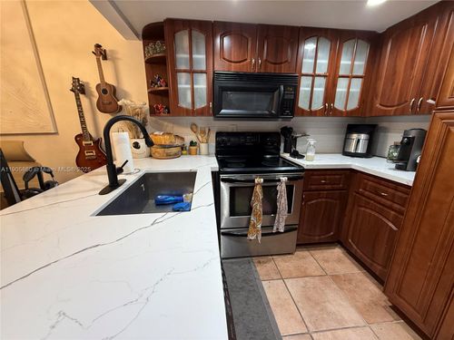 apt-212-540 Brickell Key Dr, Miami, FL, 33131-2635 | Card Image