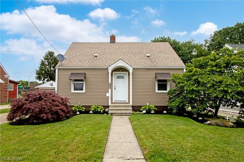 407 Oxford Ave, Akron, OH, 44310-3834 | Card Image