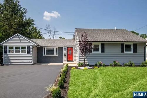 347 Forest Ave, Paramus, NJ, 07652-5501 | Card Image