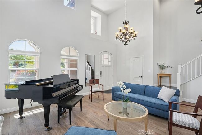 26745 Sandburn Pl, House other with 5 bedrooms, 4 bathrooms and 2 parking in Stevenson Ranch CA | Image 6