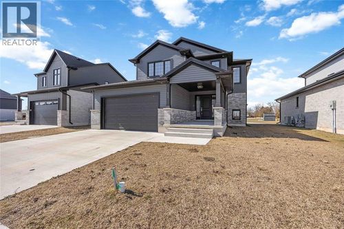 655 Ketter Way, Wyoming, ON, N0N1T0 | Card Image