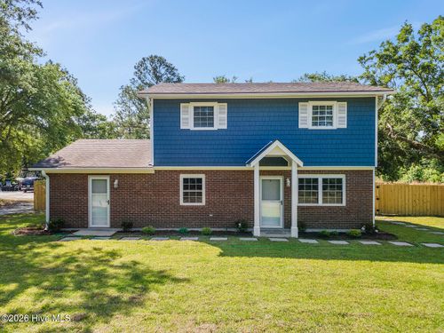 125 W B And S Rd, Leland, NC, 28451-8494 | Card Image