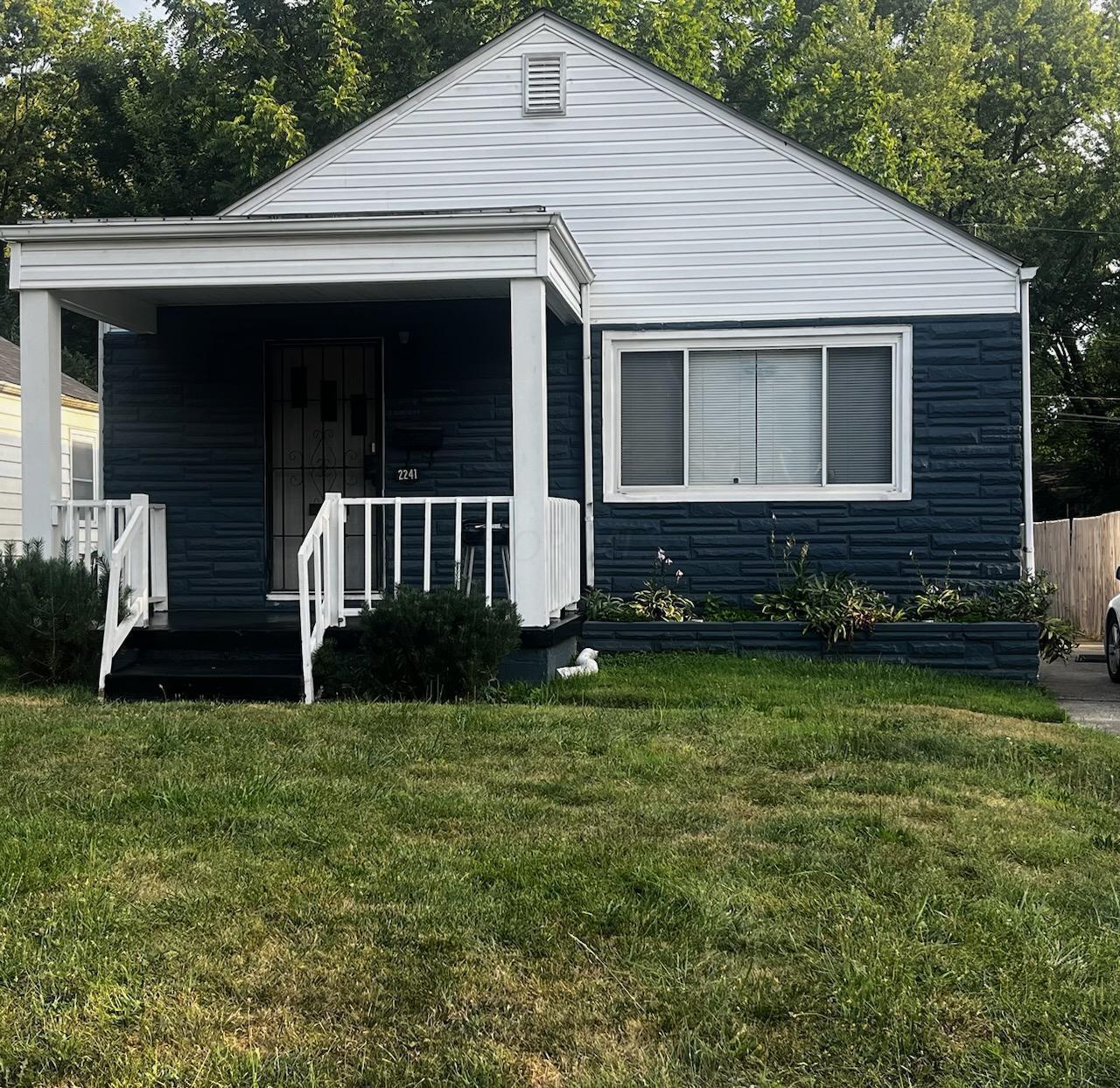 Dartmouth Ave, Columbus, OH 43219