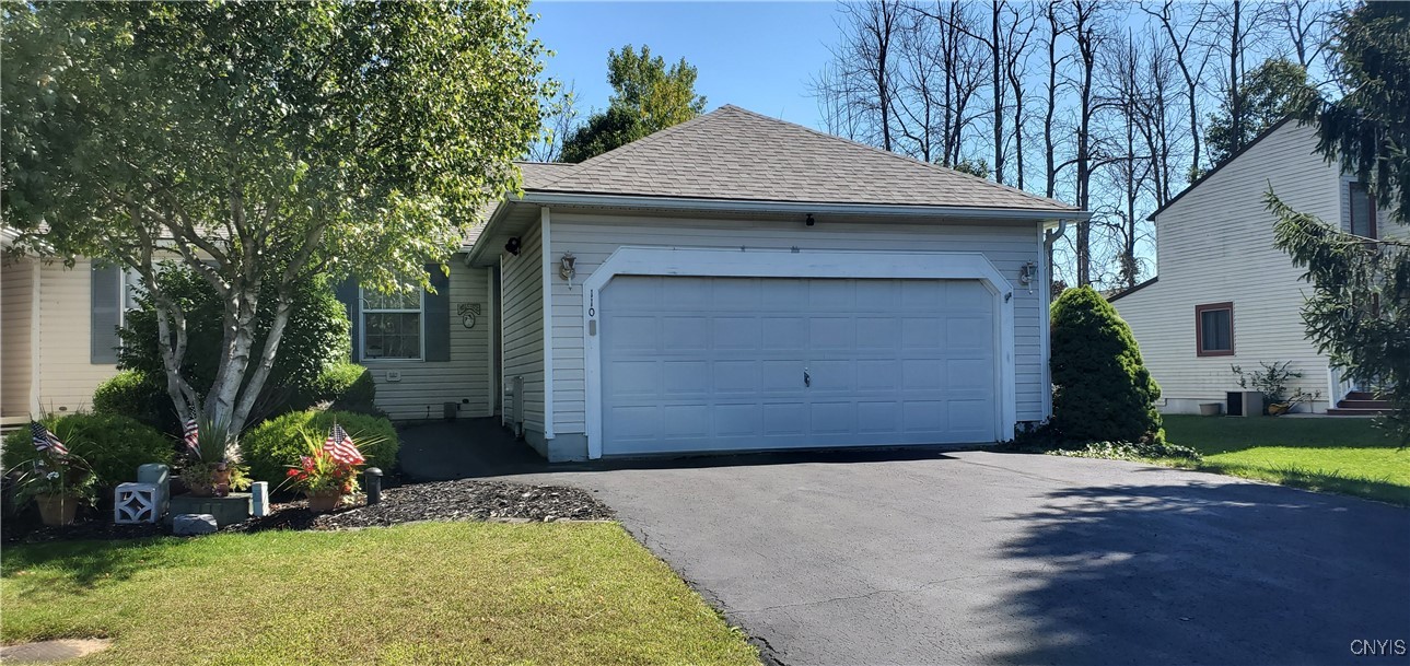 Braintree Dr, Liverpool, NY 13088