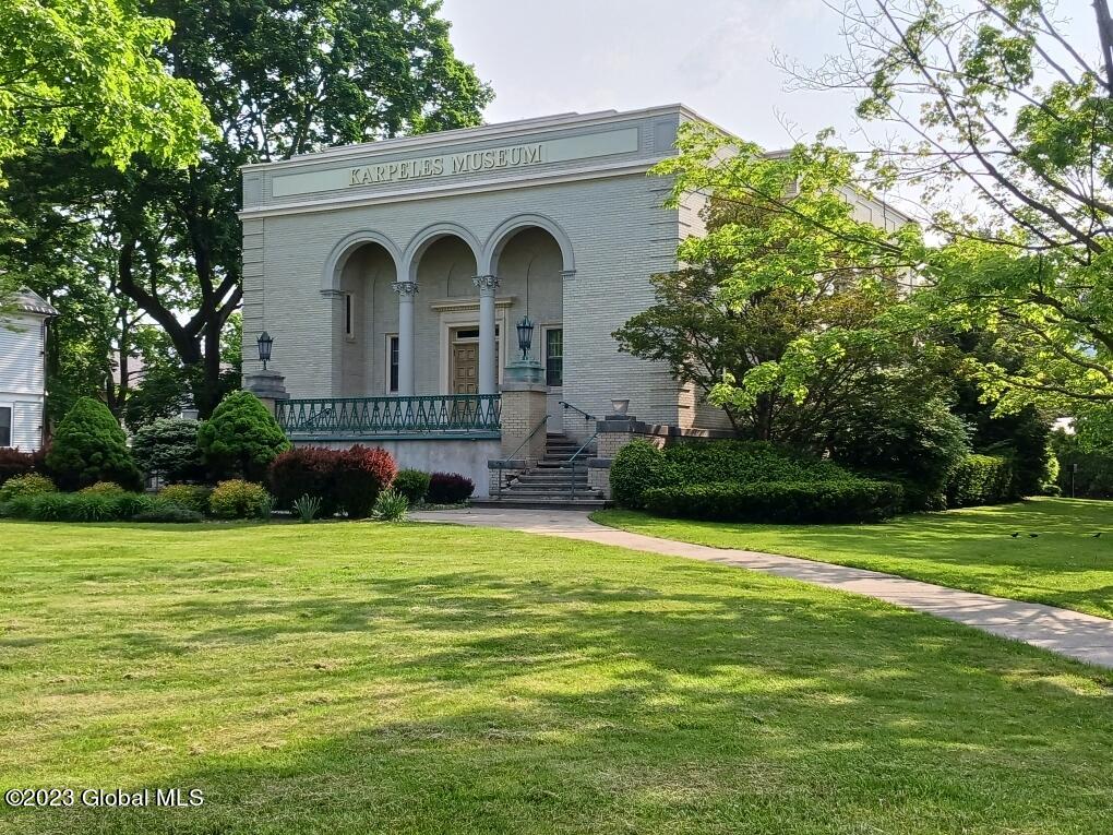 66 Kingsboro Ave, Gloversville, NY 12078