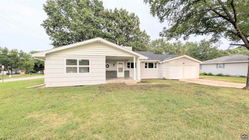 1128 Thompson St, Emporia, KS, 66801-6450 | Card Image