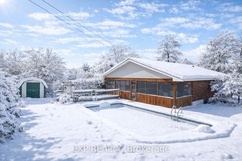 121 Queen St, Fenelon Falls, ON, K0M1N0 | Card Image