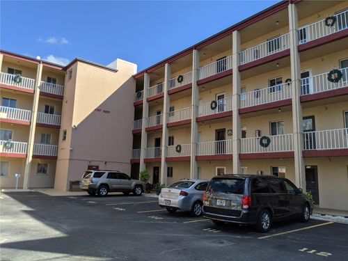 e-111-4127 Heron Way, BRADENTON, FL, 34205-5047 | Card Image