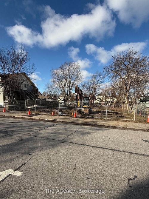 {{alt}} | Card Image