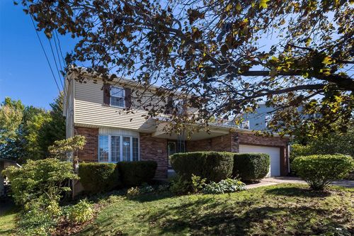 4411 Wayne St, Erie, PA, 16504-2242 | Card Image